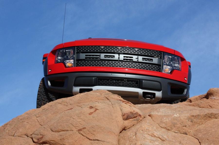  Ford F-150 SVT Raptor 2012 года  (фото 2 из 56)